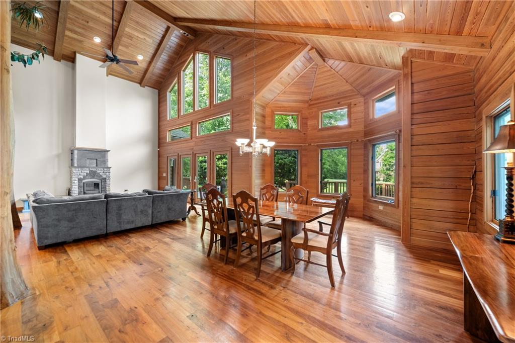 1212 River Bluff Trail Property Photo 4