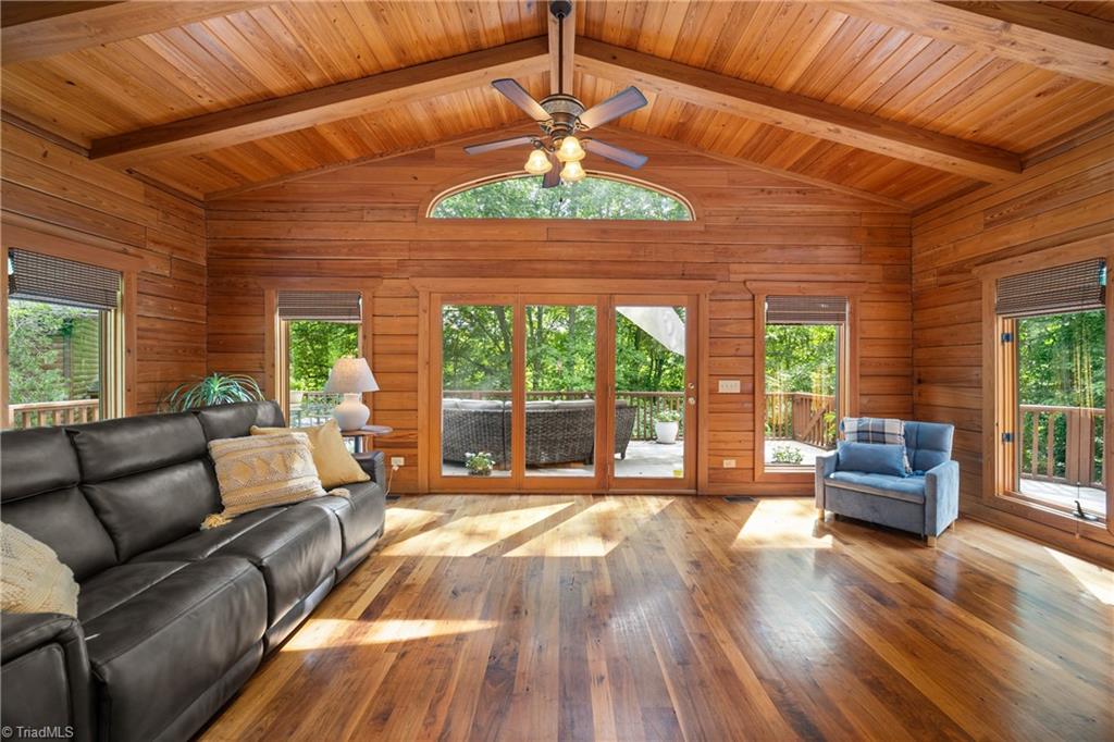 1212 River Bluff Trail Property Photo 6