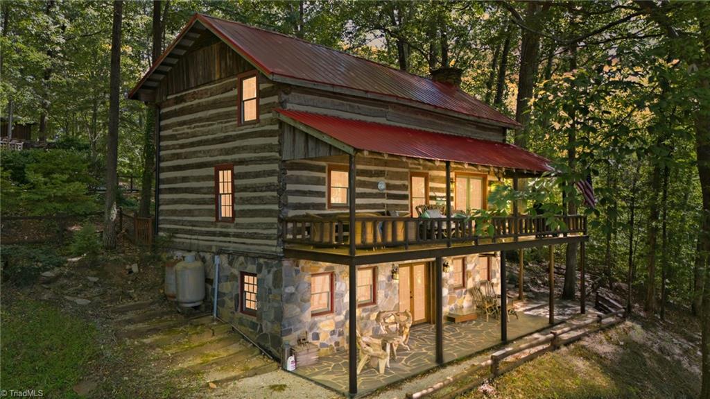 954 Huff Garrett Road Property Photo 1