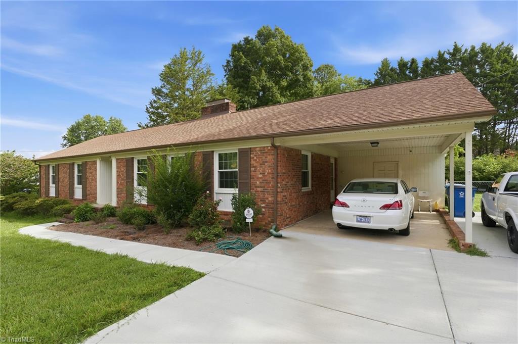 120 Tangle Drive Property Photo 3