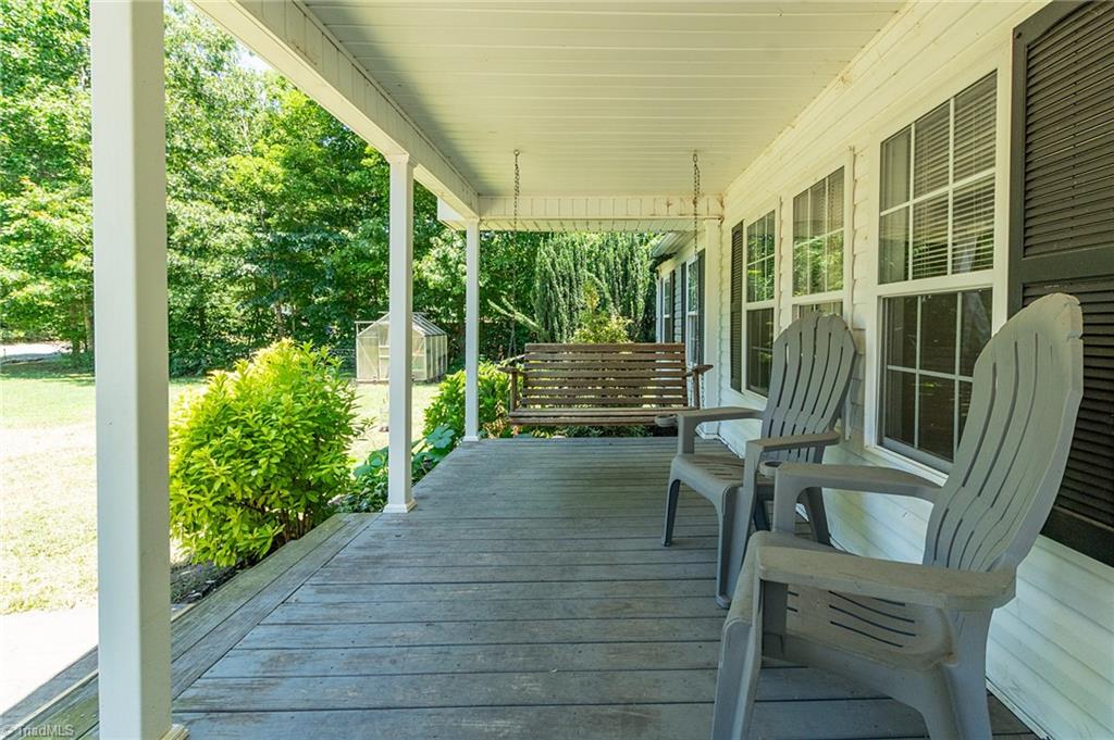 445 Lester Drive Property Photo 3