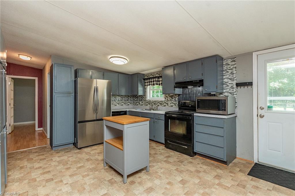 445 Lester Drive Property Photo 9