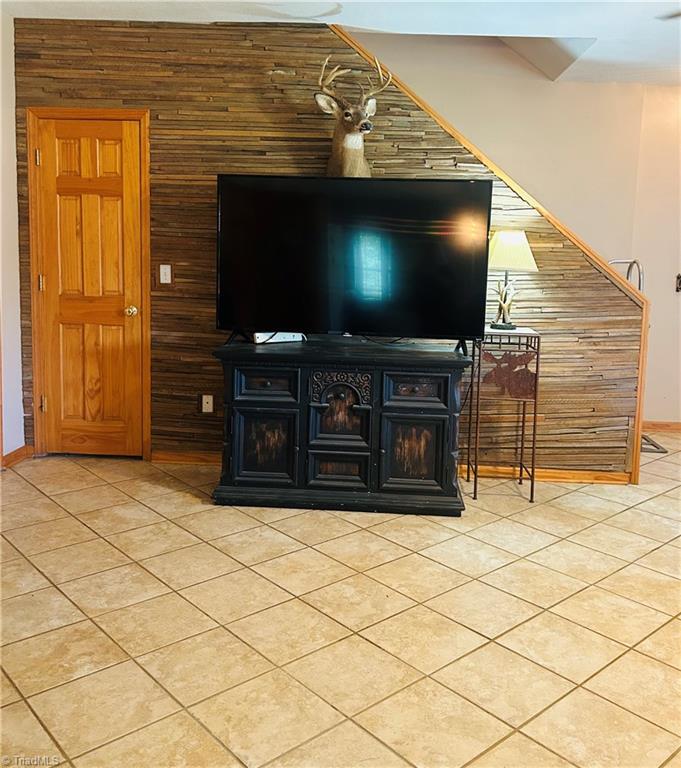 2062 Pell Road Property Photo 10