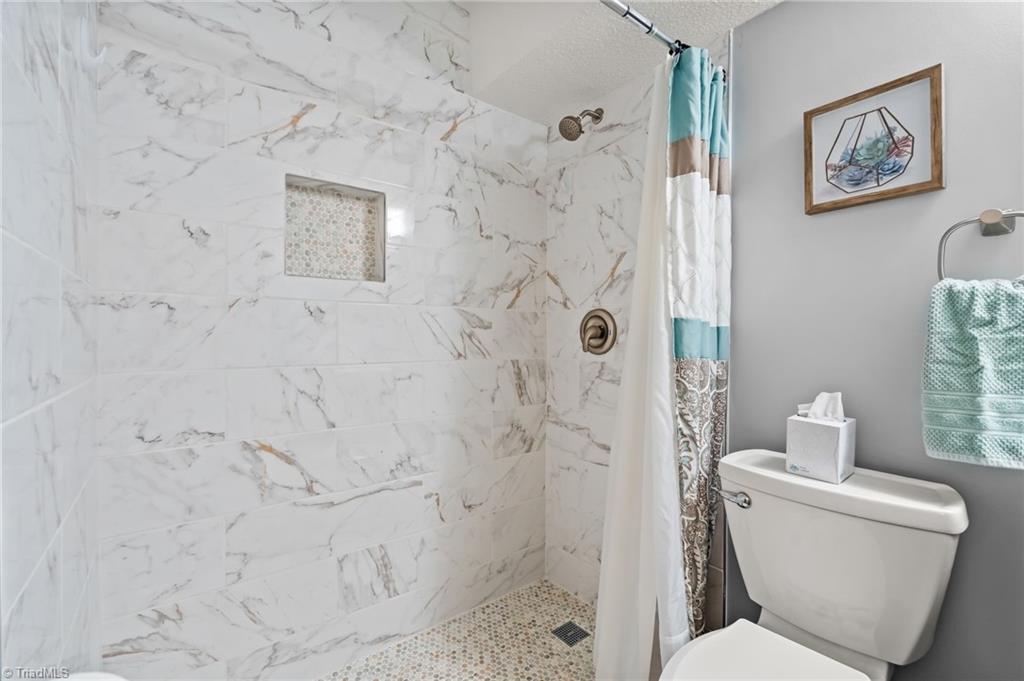 1107 Robin Hood Road # B Property Photo 11