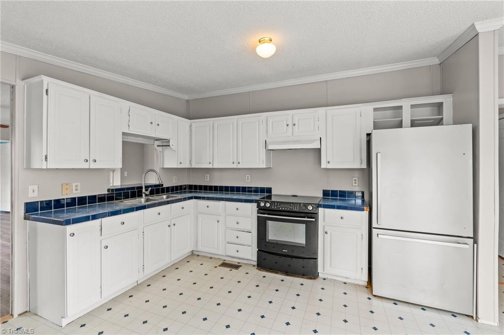 1118 Stadler Road Property Photo 6