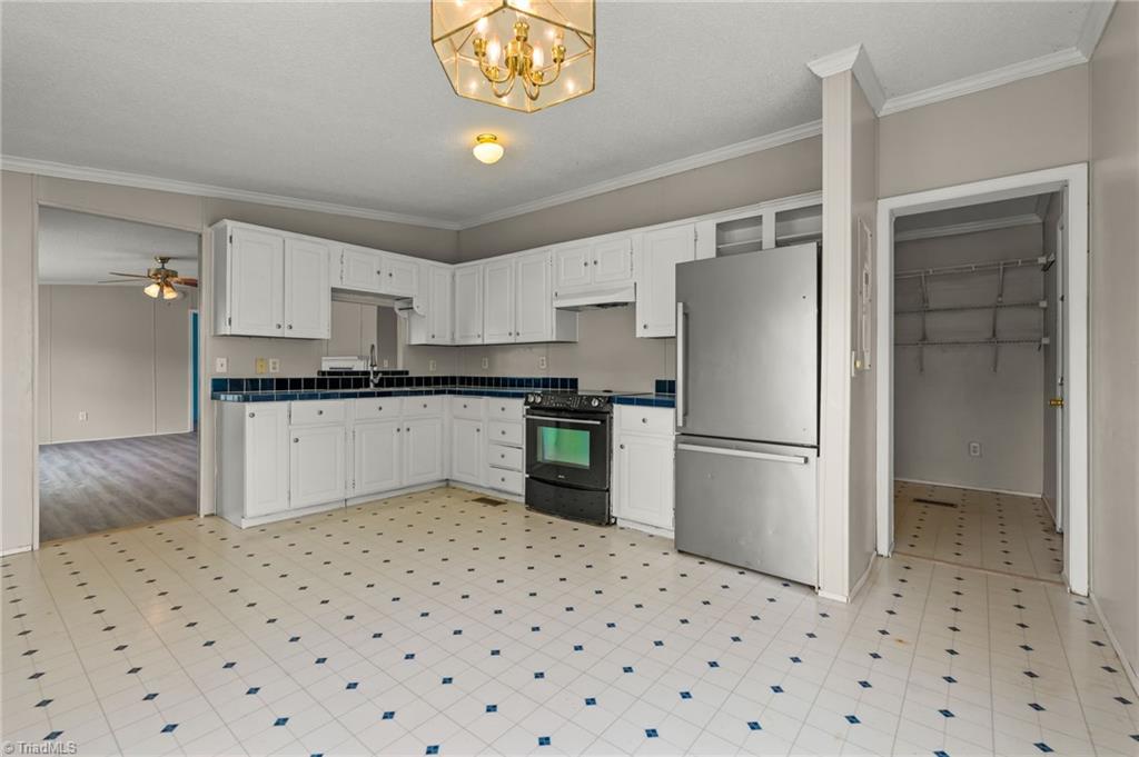1118 Stadler Road Property Photo 10