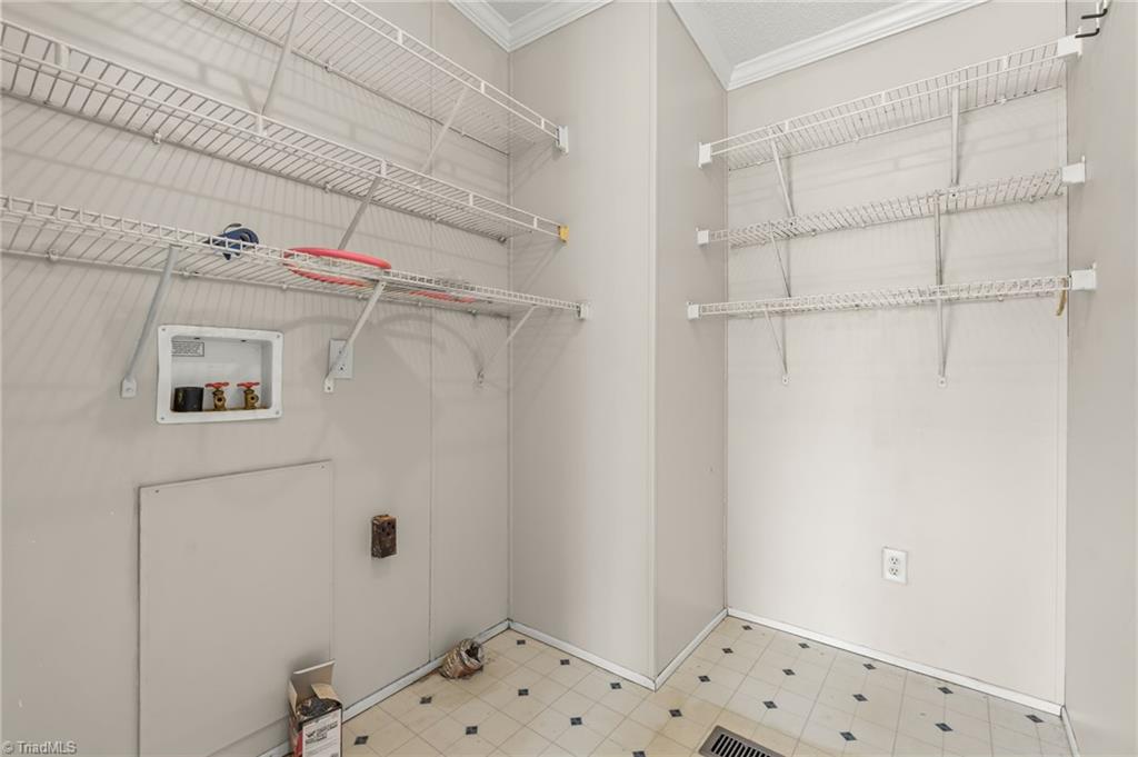 1118 Stadler Road Property Photo 11