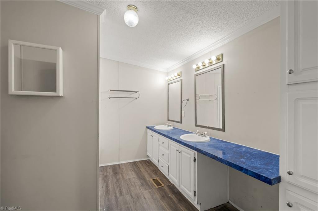 1118 Stadler Road Property Photo 14