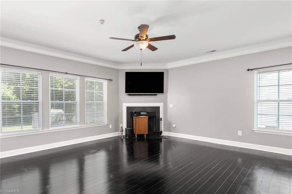 2026 Heron Pointe Drive Property Photo 5
