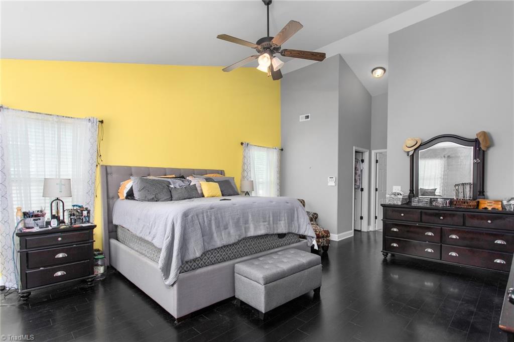 2026 Heron Pointe Drive Property Photo 13