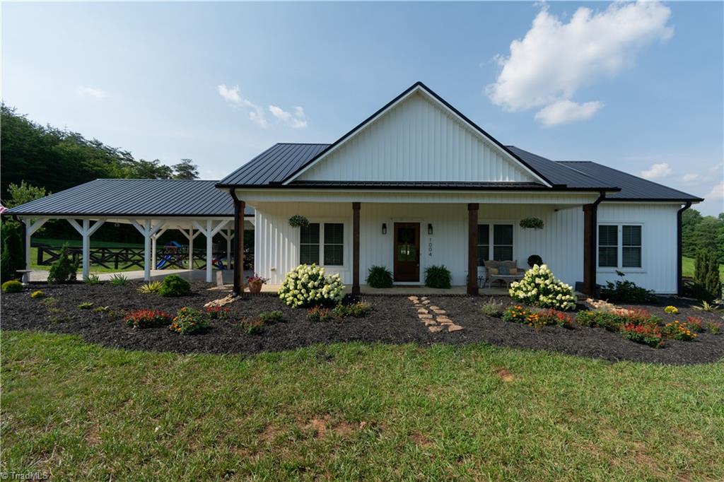 1004 Tilley Farm Road Property Photo 1