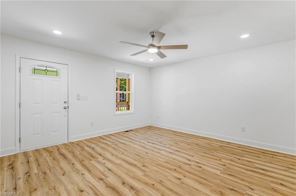 910 Roosevelt Street Property Photo 4