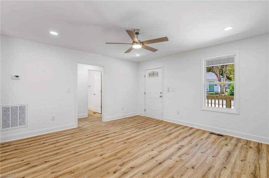 910 Roosevelt Street Property Photo 5