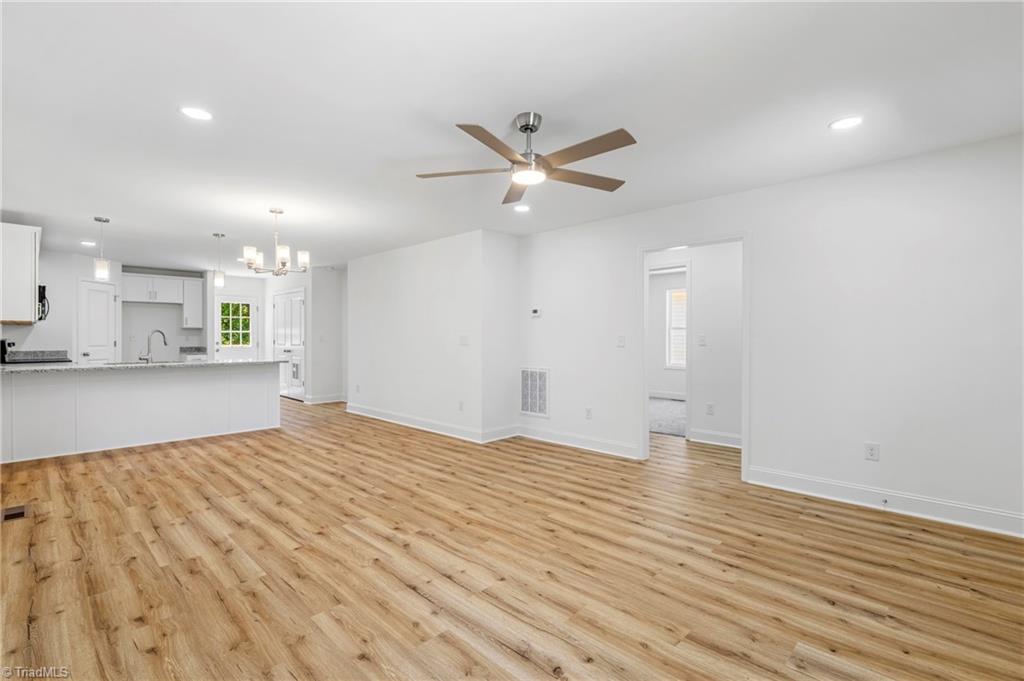 910 Roosevelt Street Property Photo 6