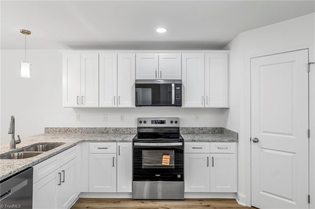 910 Roosevelt Street Property Photo 17