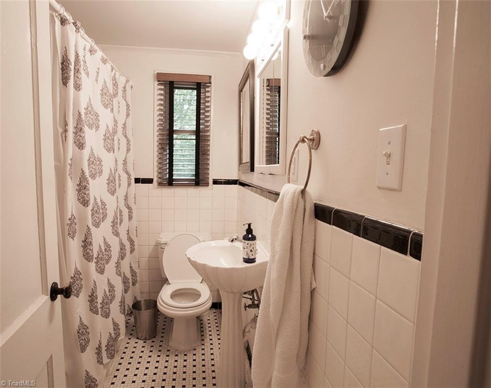 1306 Eaton Place # B Property Photo 7