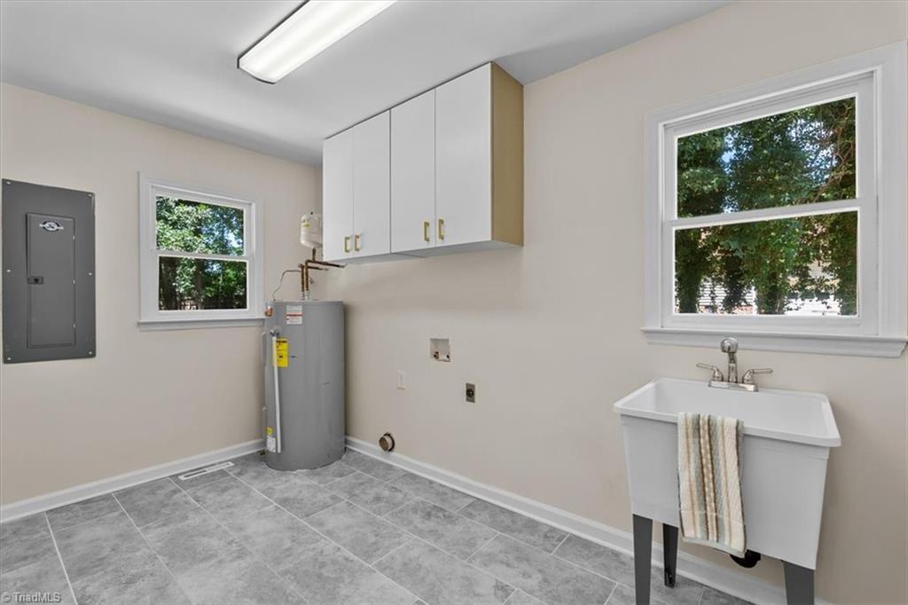 8802 Cedar Spring Drive Property Photo 27