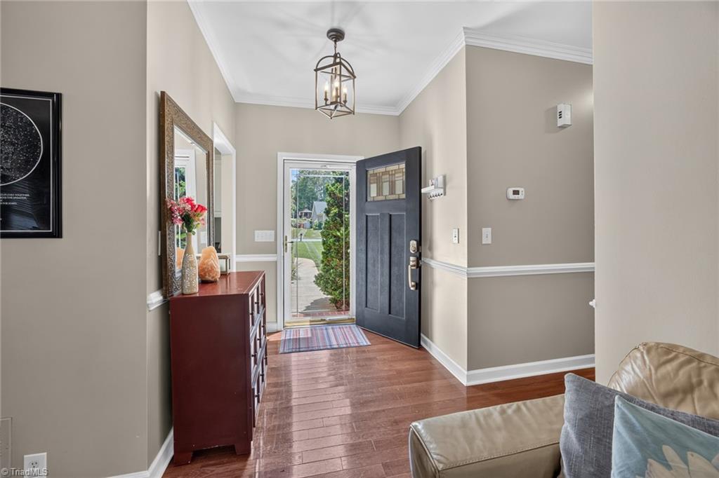 208 Cotswold Lane Property Photo 7