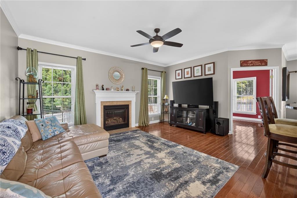 208 Cotswold Lane Property Photo 8