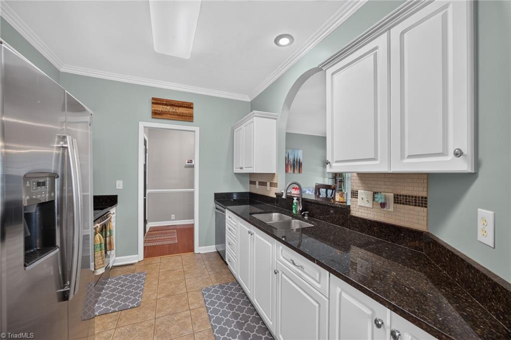 208 Cotswold Lane Property Photo 19