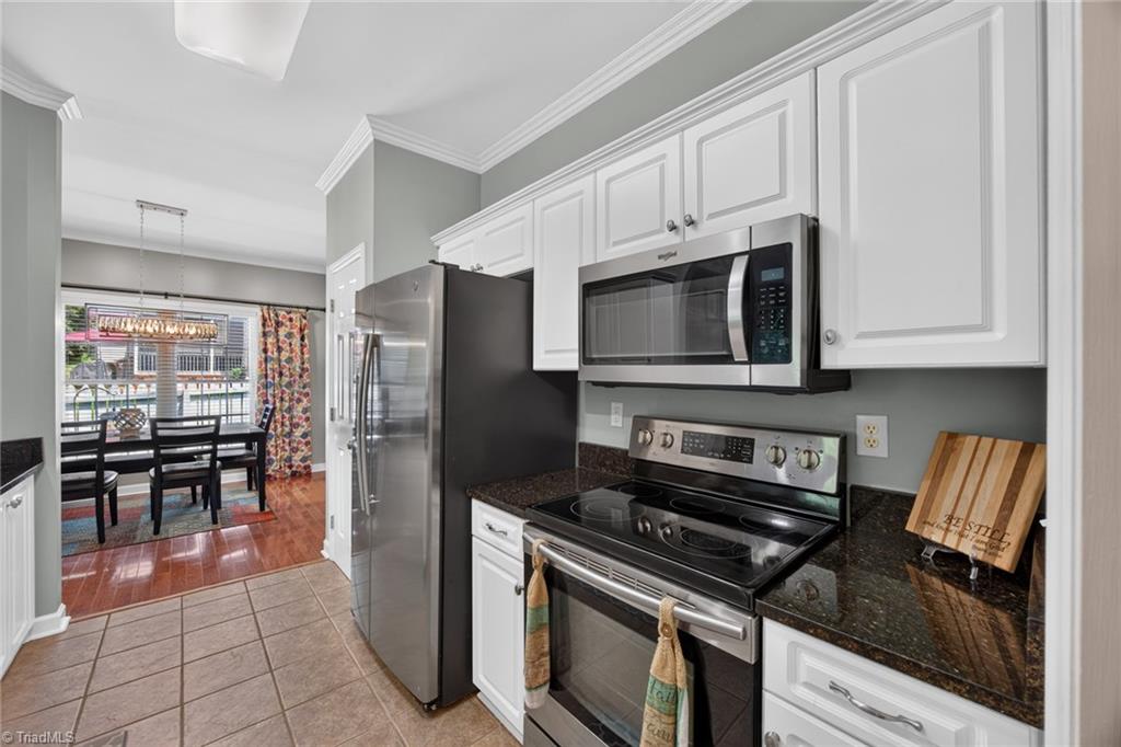 208 Cotswold Lane Property Photo 21