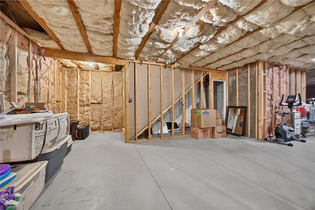 208 Cotswold Lane Property Photo 32