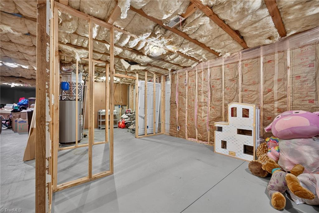 208 Cotswold Lane Property Photo 33