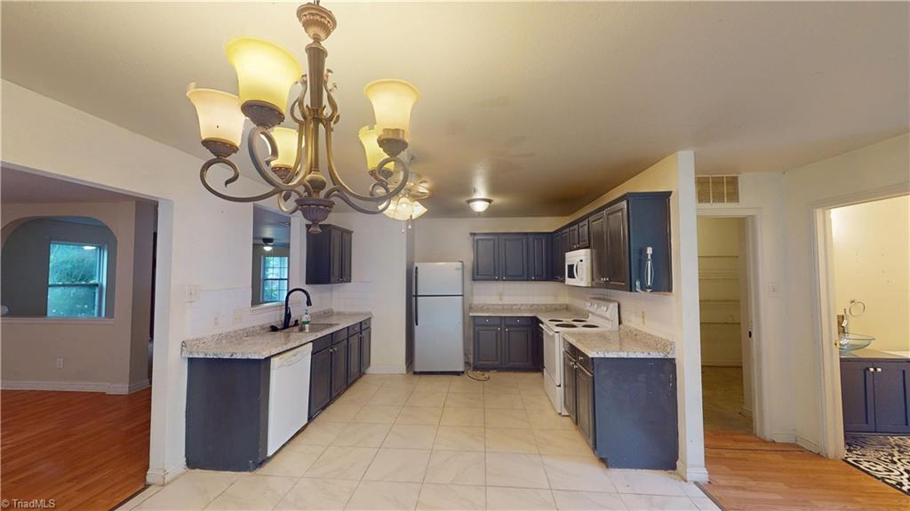 4209 Oak Pointe Drive Property Photo 5