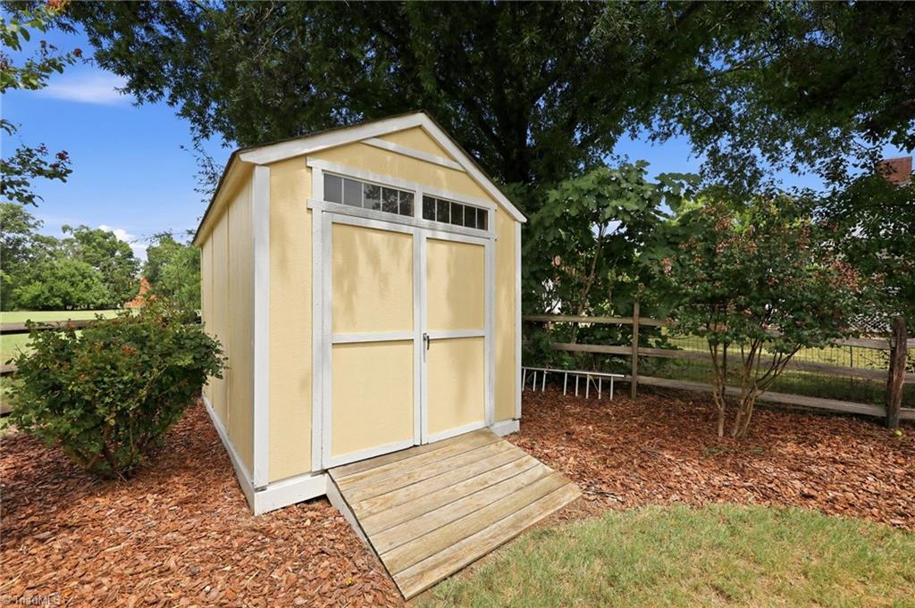 3815 Oak Forest Drive Property Photo 47