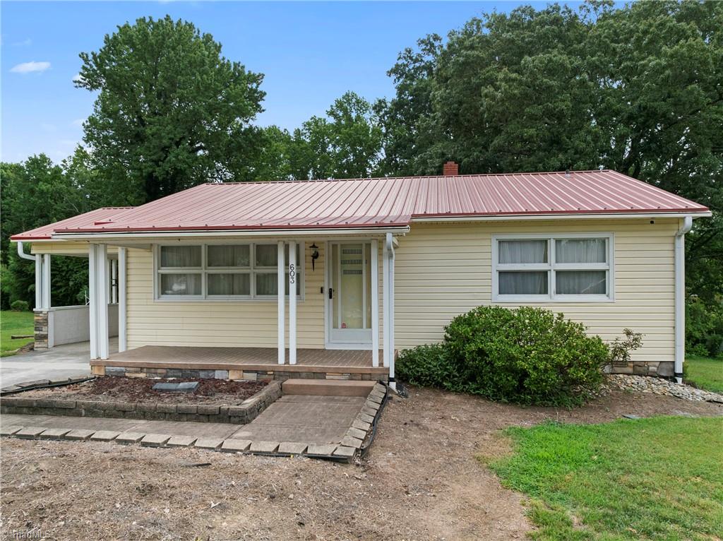 603 Duke Street Property Photo 6