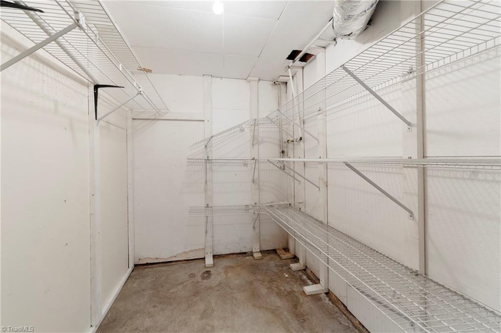 603 Duke Street Property Photo 32