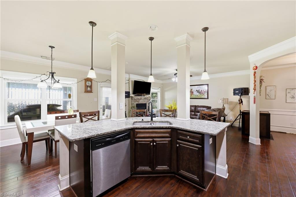 1105 Longleaf Pine Place Property Photo 16