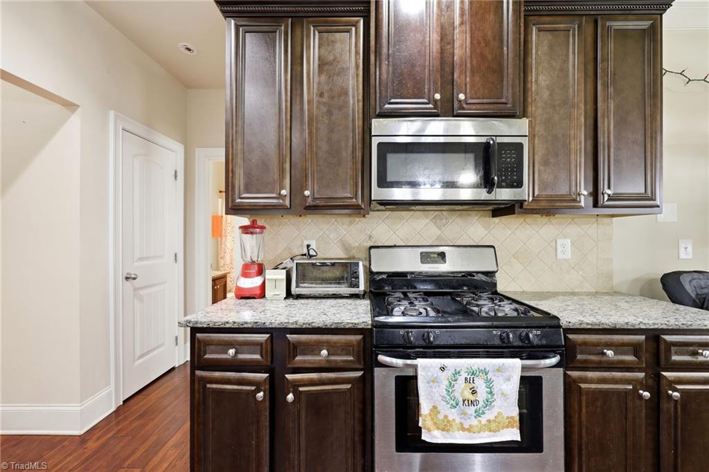 1105 Longleaf Pine Place Property Photo 17