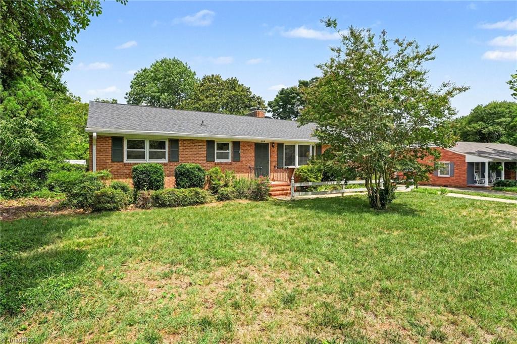 1004 Onslow Drive Property Photo 1