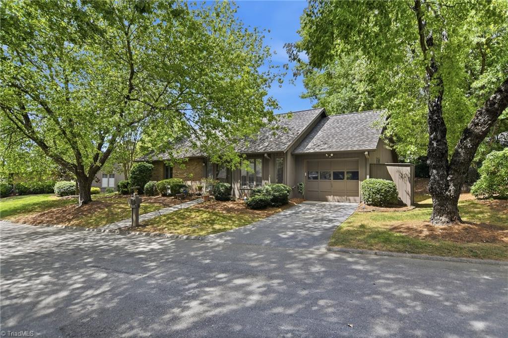 228 Barrington Place Property Photo 4
