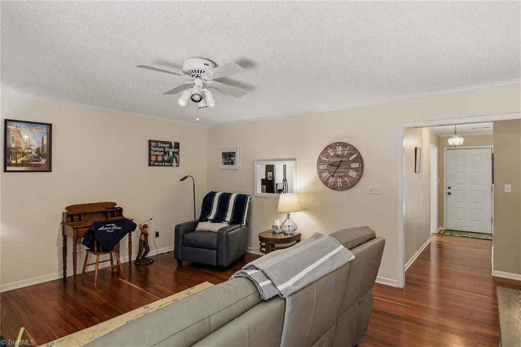 228 Barrington Place Property Photo 8