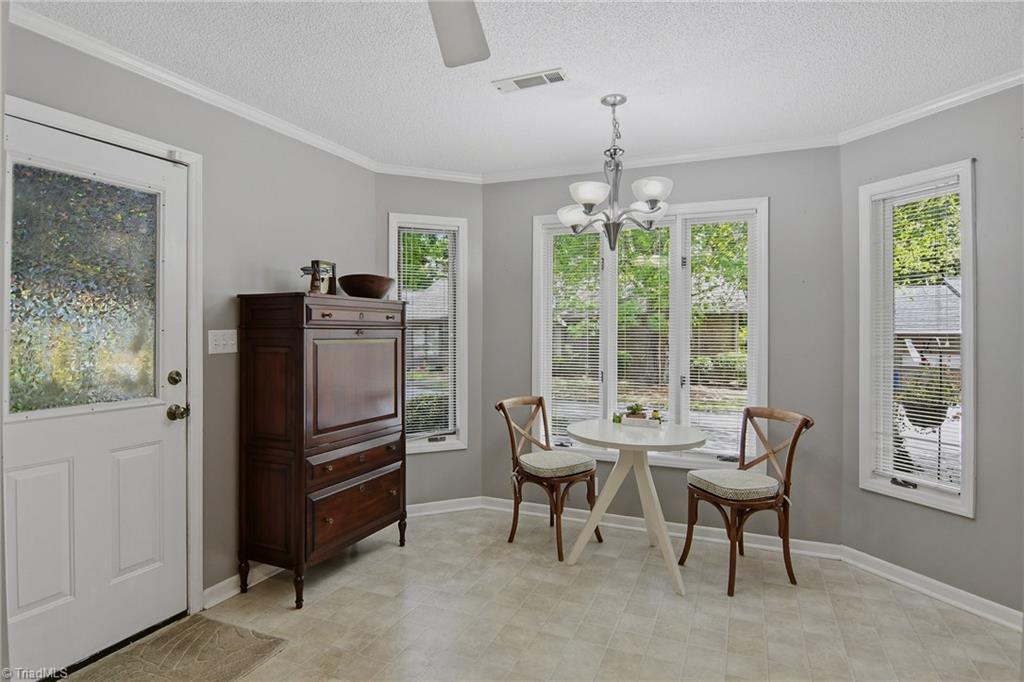 228 Barrington Place Property Photo 12