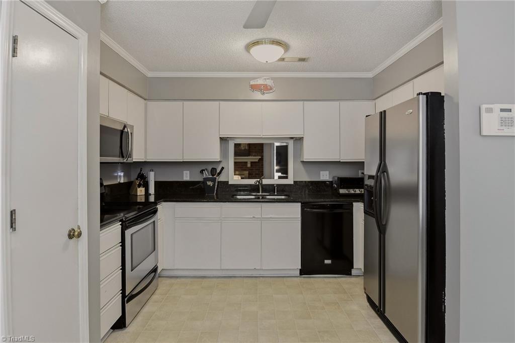 228 Barrington Place Property Photo 13