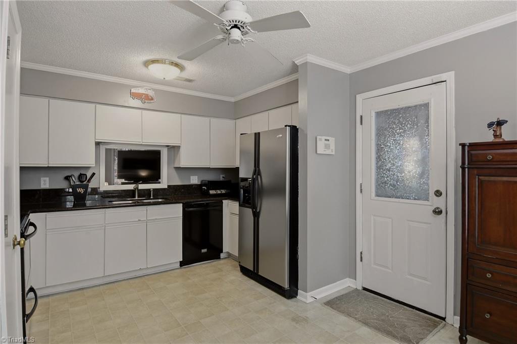 228 Barrington Place Property Photo 14