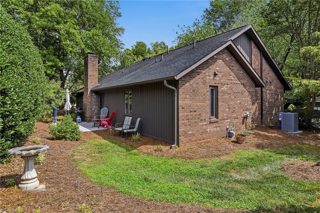 228 Barrington Place Property Photo 28