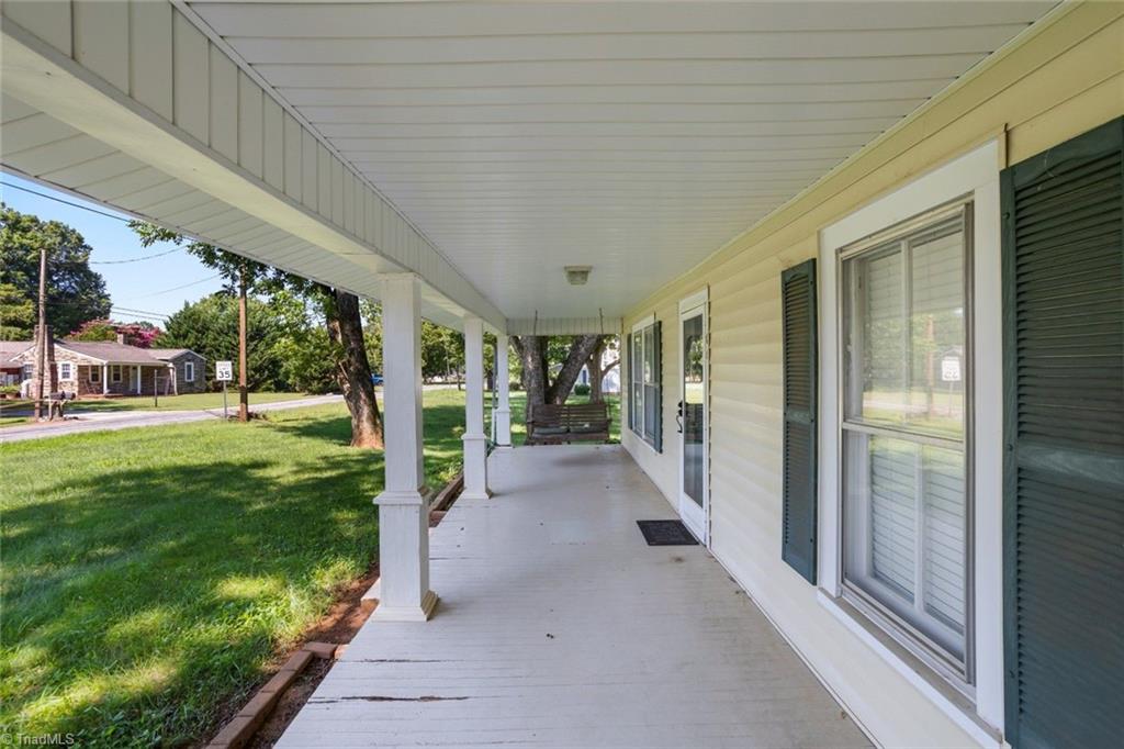 106 Sunset Drive Property Photo 2