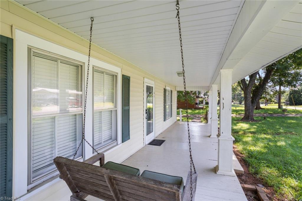 106 Sunset Drive Property Photo 3