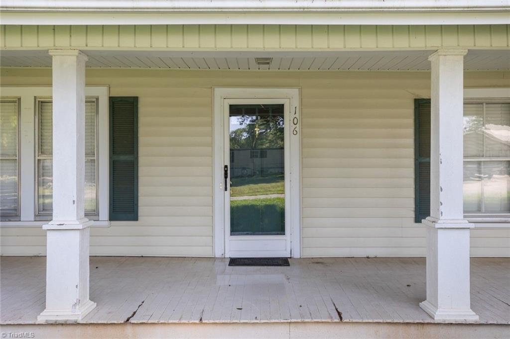 106 Sunset Drive Property Photo 4