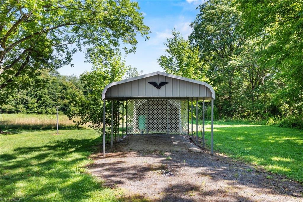 106 Sunset Drive Property Photo 6