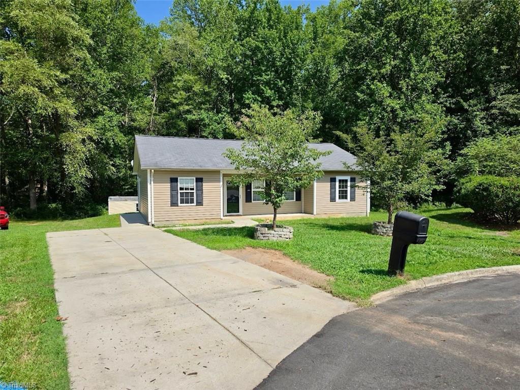 111 Dundee Court Property Photo 1