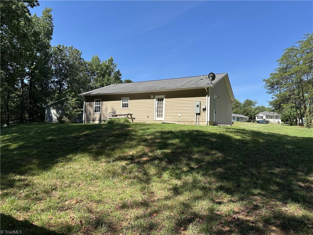 111 Dundee Court Property Photo 4