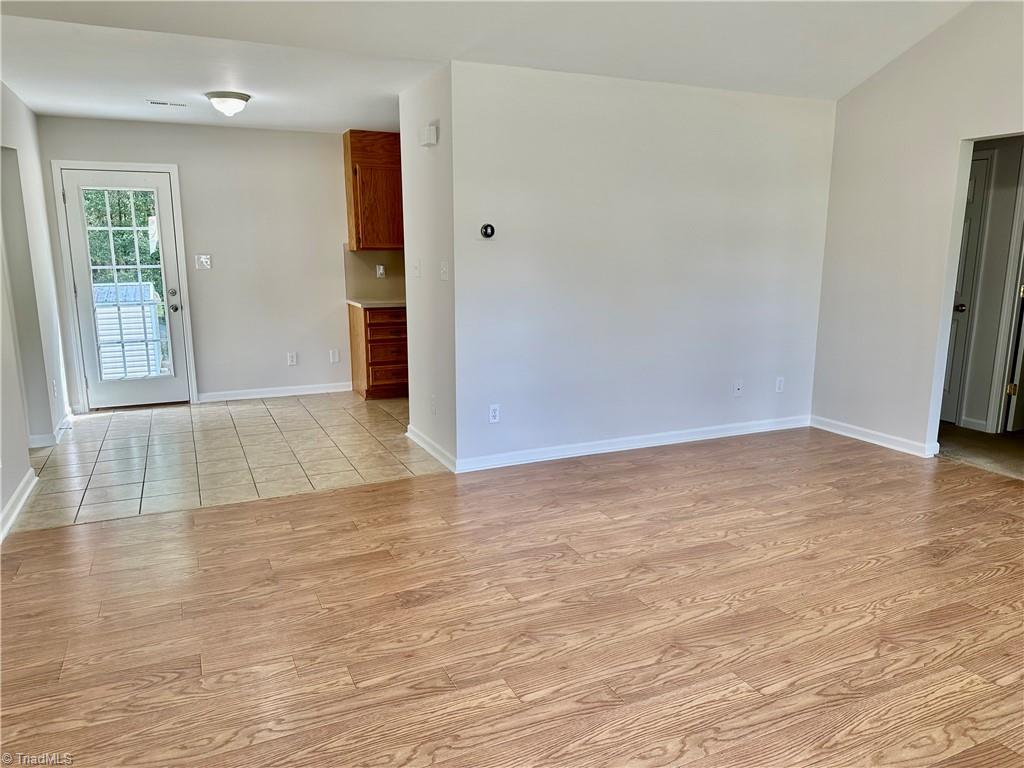 111 Dundee Court Property Photo 7