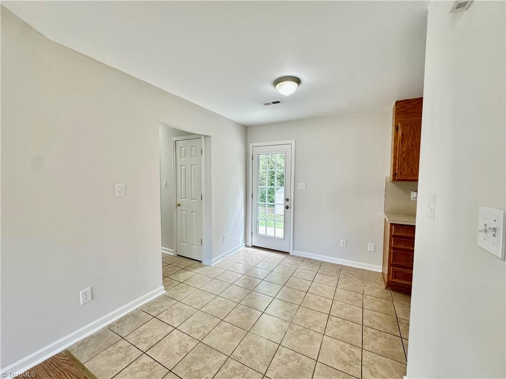 111 Dundee Court Property Photo 8