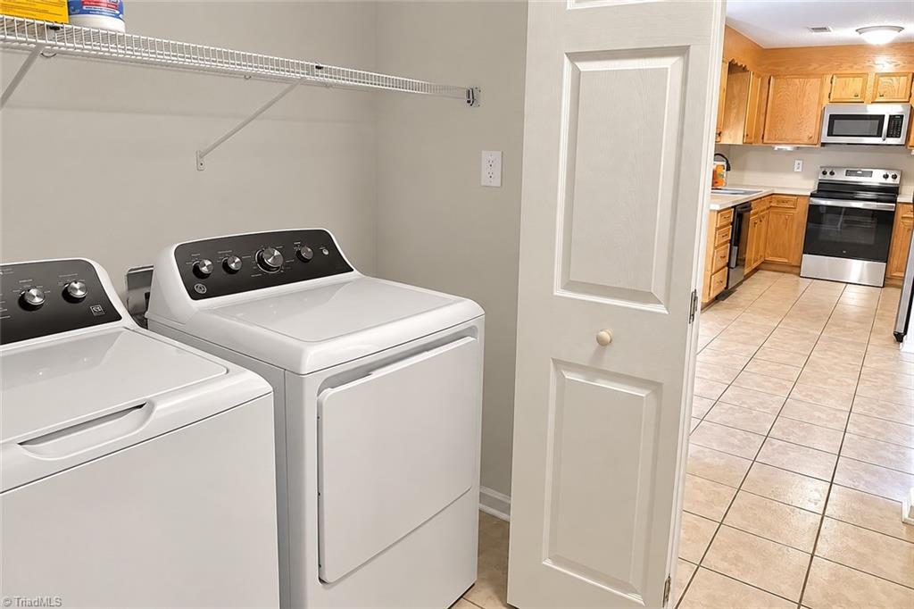 111 Dundee Court Property Photo 26