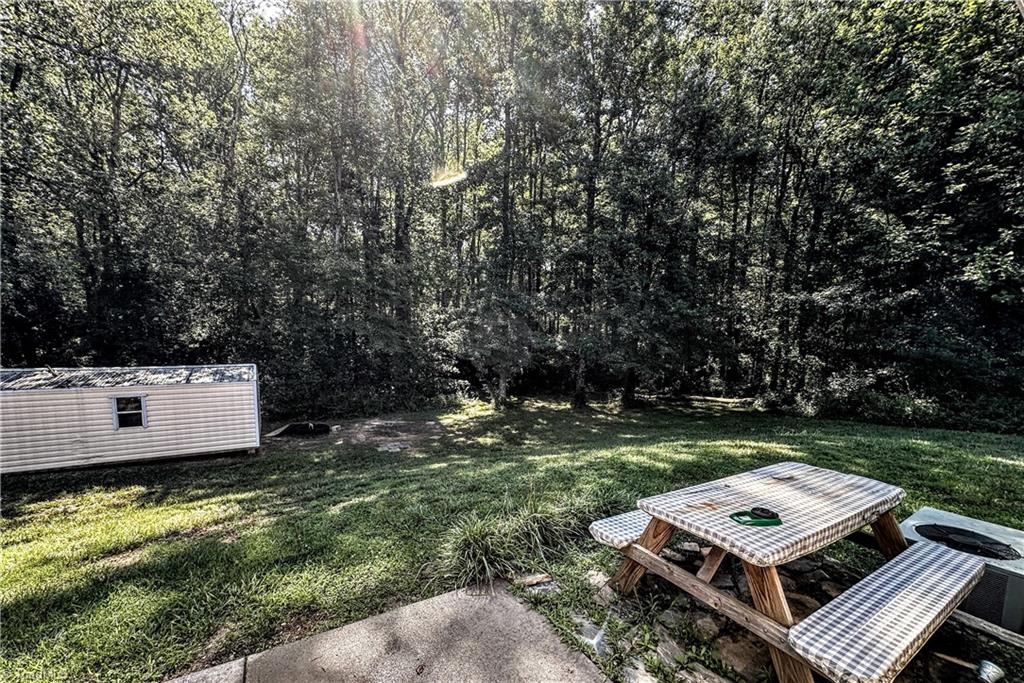 111 Dundee Court Property Photo 29